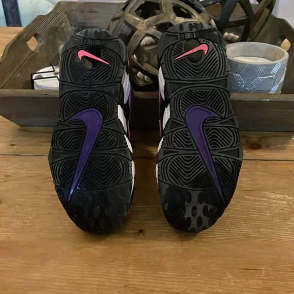 Nike Kids Black and Yellow Sneakers - Picture 7 of 7